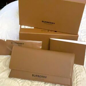 Burberry Sunnies